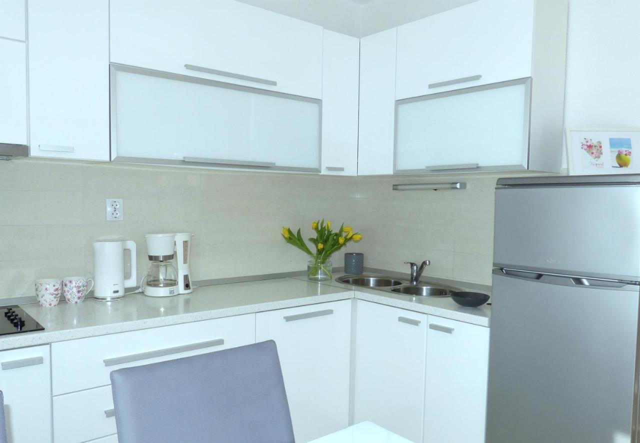 Iris Beach Apartments Kaštela Esterno foto