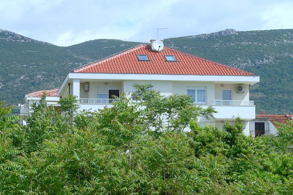 Iris Beach Apartments Kaštela Esterno foto