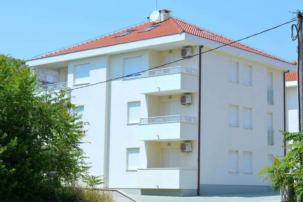 Iris Beach Apartments Kaštela Esterno foto