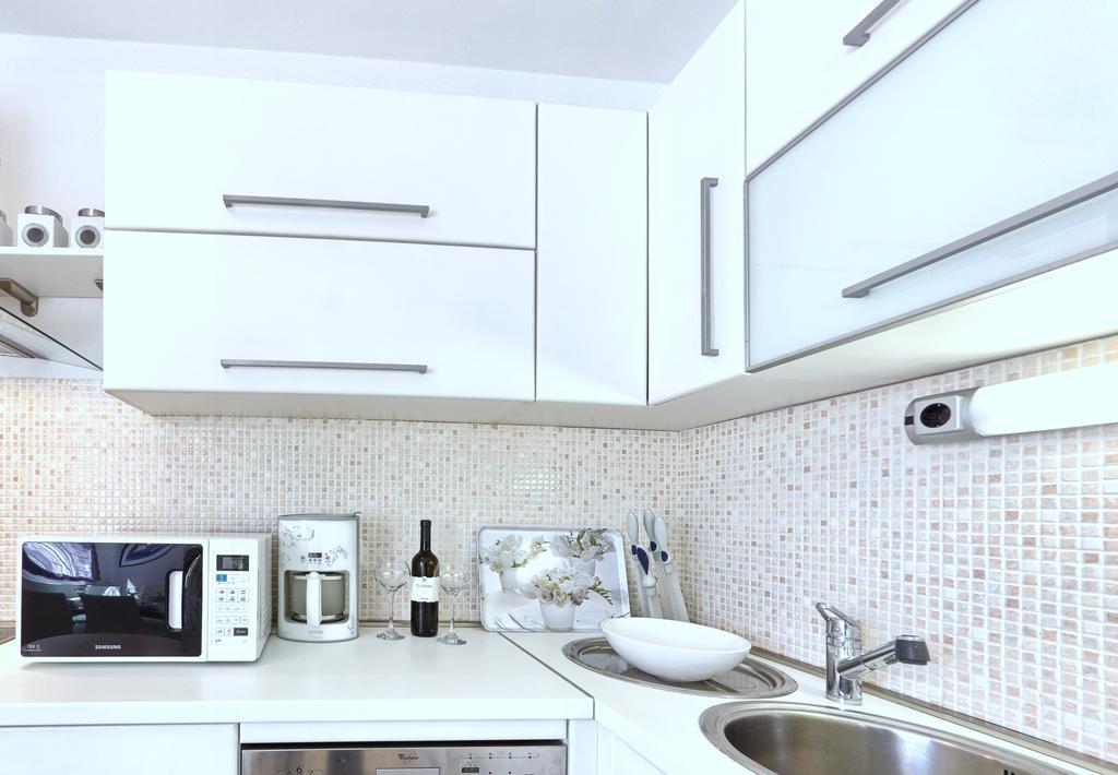 Iris Beach Apartments Kaštela Esterno foto