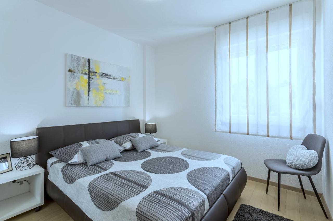 Iris Beach Apartments Kaštela Esterno foto