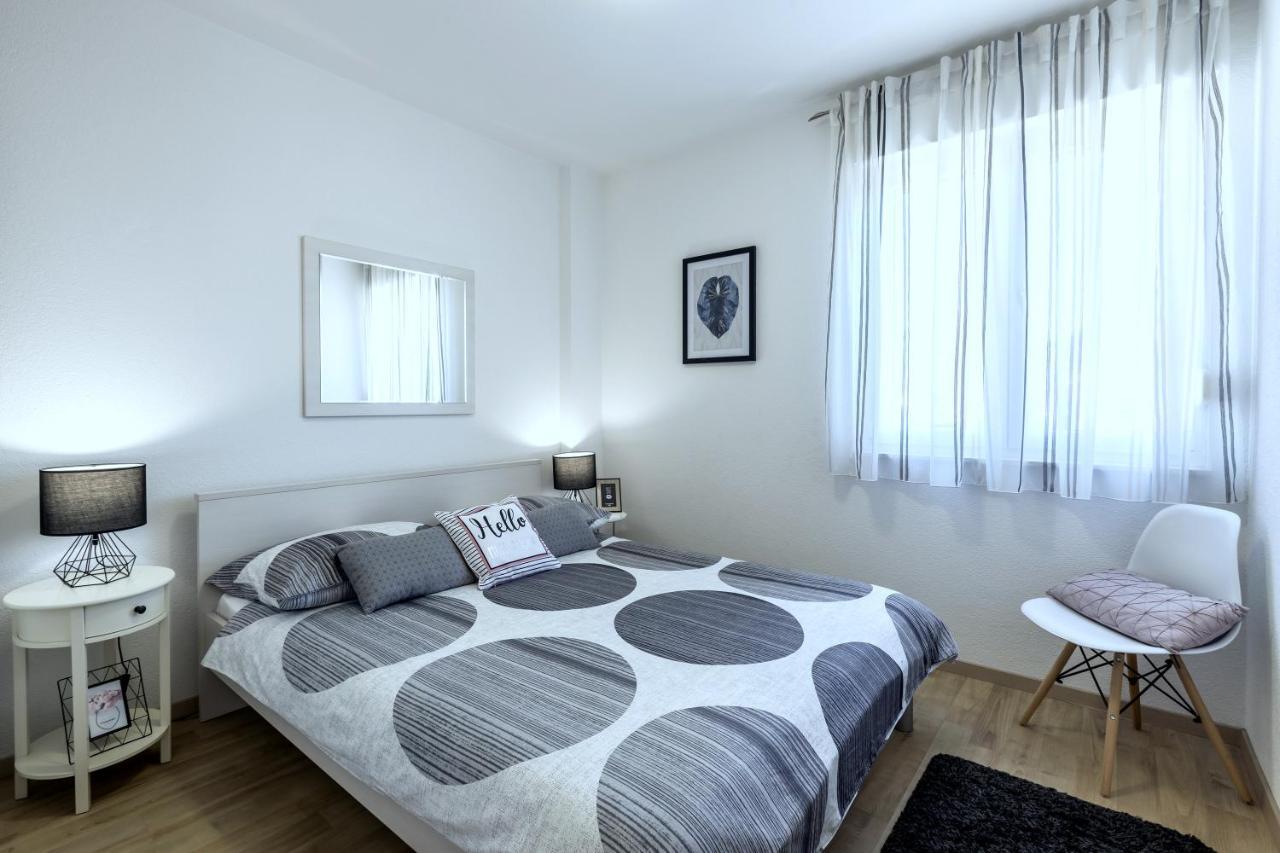 Iris Beach Apartments Kaštela Esterno foto