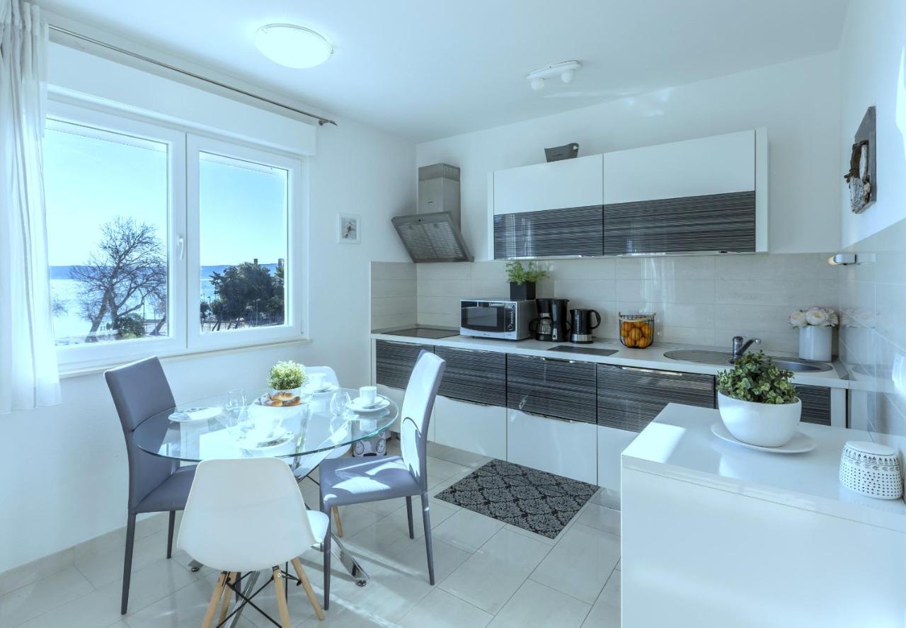 Iris Beach Apartments Kaštela Esterno foto