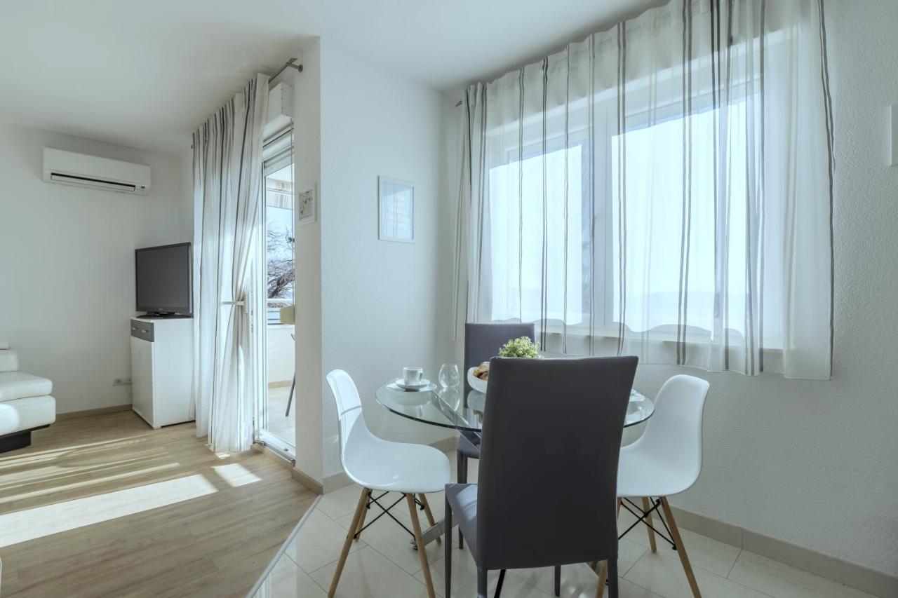 Iris Beach Apartments Kaštela Esterno foto